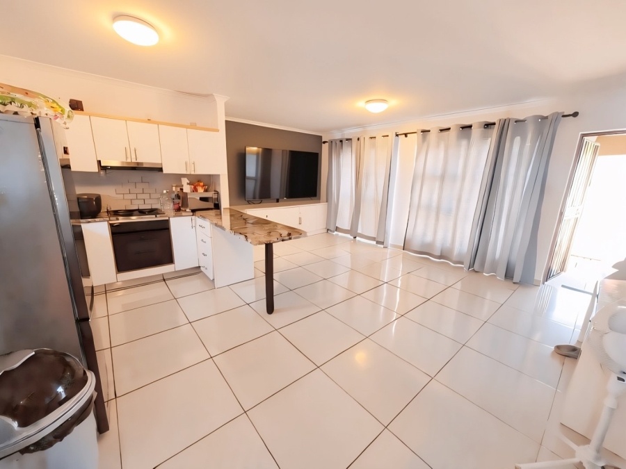 To Let 2 Bedroom Property for Rent in Parklands Western Cape
